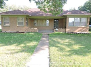 3322 SW 21st St, Topeka, KS 66604