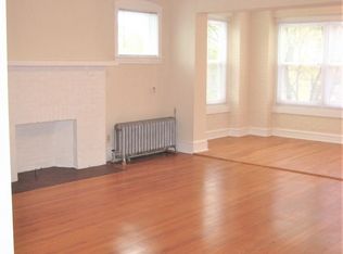 916 Main St APT 2, Evanston, IL 60202