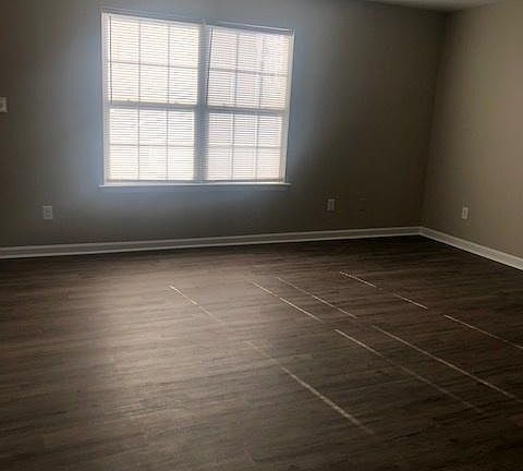 4th image of 111 Garnet Dr