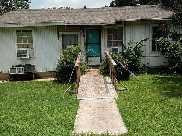 908 Norwood St, Brownwood, TX 76801