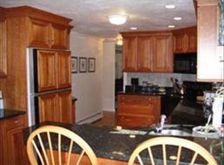 7 Oakdale Ave, Wellesley, MA 02482