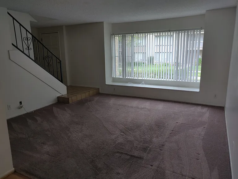 1617 Basset Ln — Photo 5