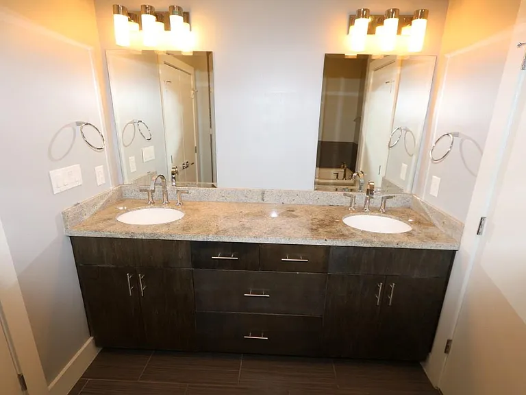 2103 Hadley St — Photo 14