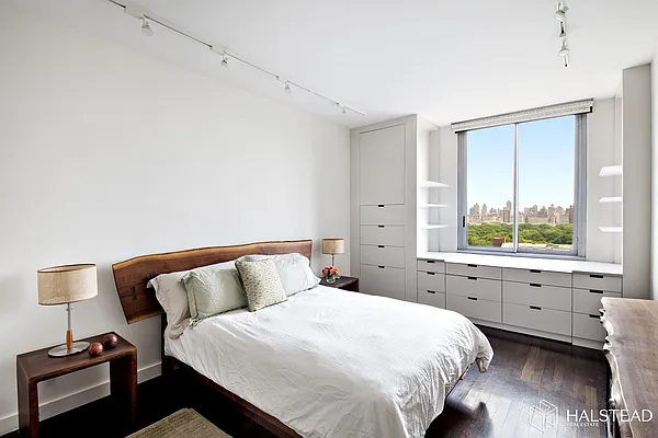 Rented by Halstead Real Estate | media 4