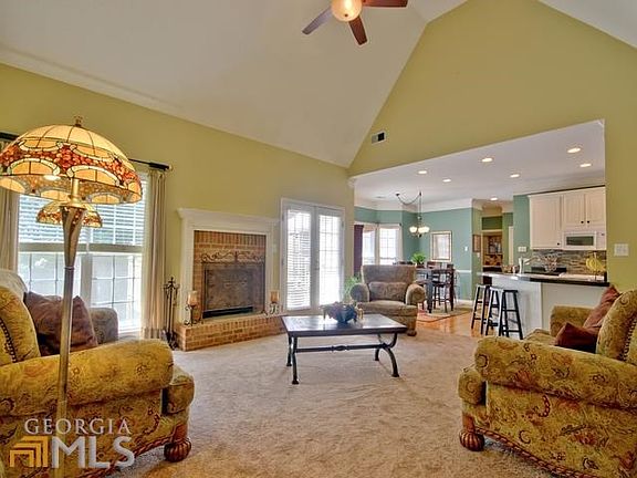 5th image of 230 Perry Creek Dr