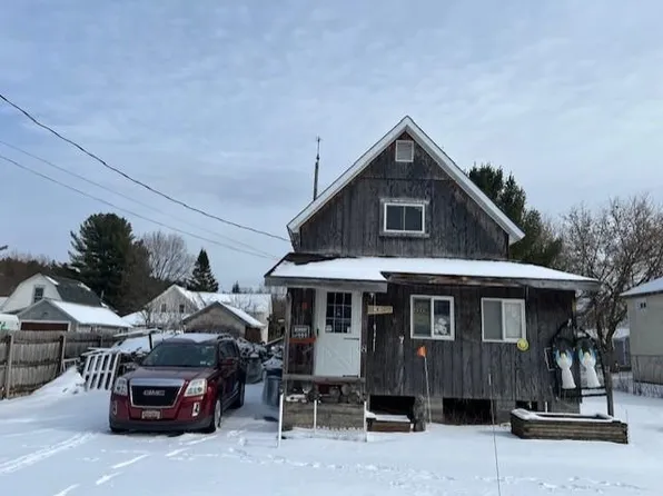 8 2nd St, Edwards, NY 13635