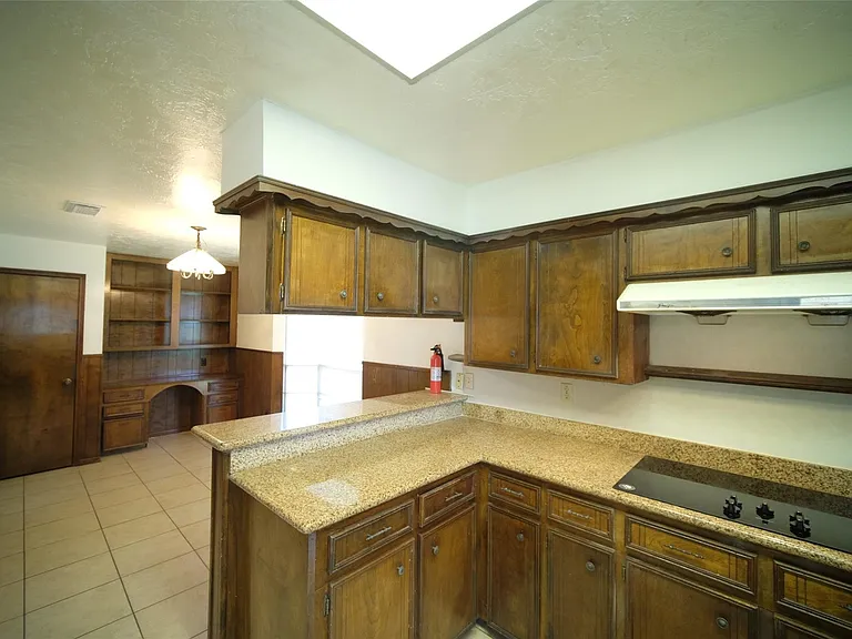 12403 Bexley Dr — Photo 7