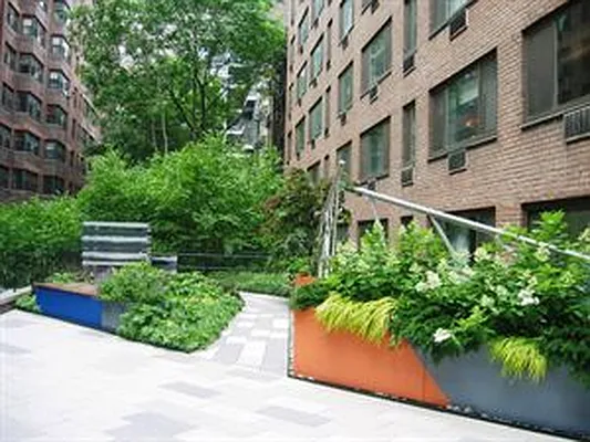 Rented by Douglas Elliman | media 16