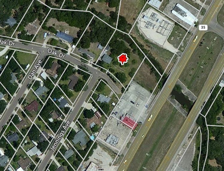 1st image of 1400 Oak Dr