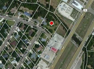 1400 Oak Dr, Port Lavaca, TX 77979