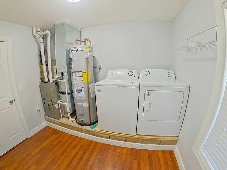 225 Walters Dr — Photo 10