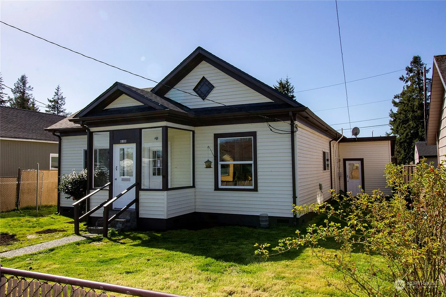 2832 Pacific Avenue photo 1