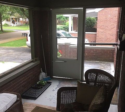 4th image of 5920 Indianola Ave
