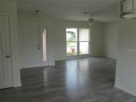 2nd image of 5541 Rollingwood Dr