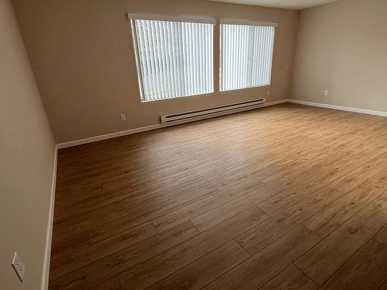 3326 Lombard Ave #3 — Photo 6