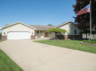 6665 Rushmore St, Jenison, MI 49428