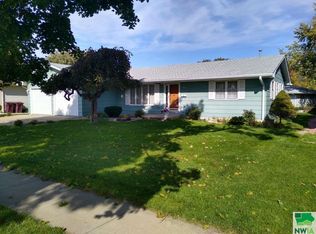 227 Wedgewood Dr, South Sioux City, NE 68776