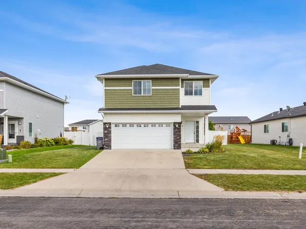 3358 26th St S, Moorhead, MN 56560