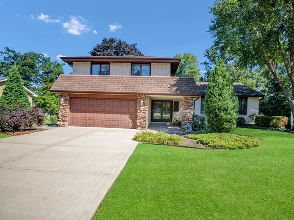 560 N Forest Dr, Addison, IL 60101