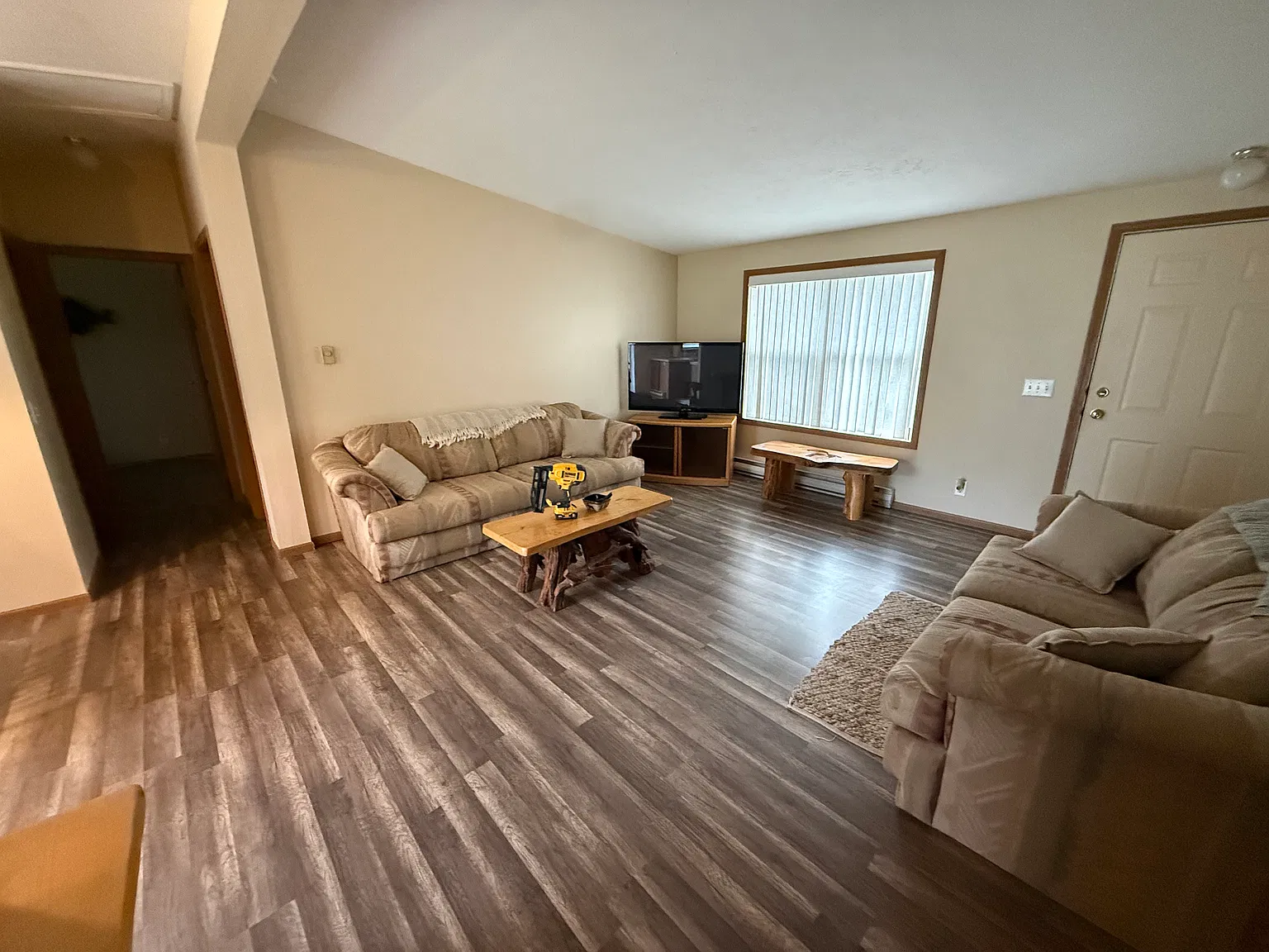 3 bed, 1150 sqft, $1,600 — Photo 2