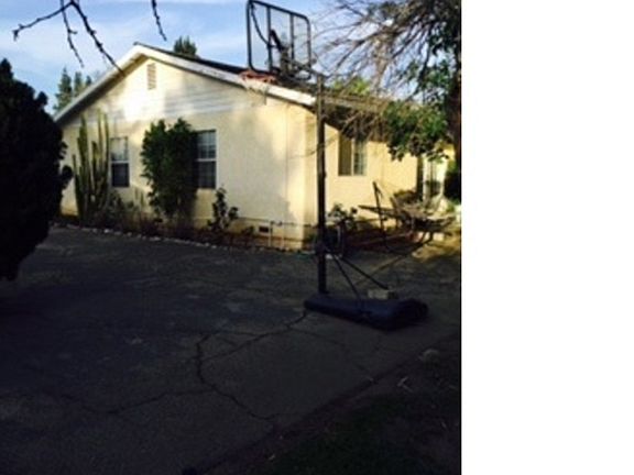 4th image of 10117 Lemona Ave