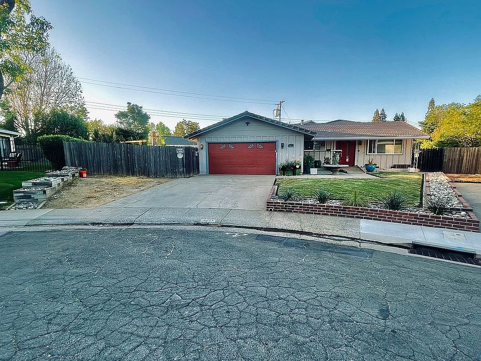 2nd image of 8321 Briar Cliff Way