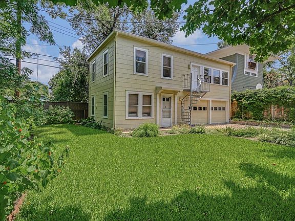 3rd image of 204 W 32nd St