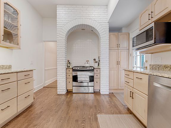 3rd image of 435 N Columbus St
