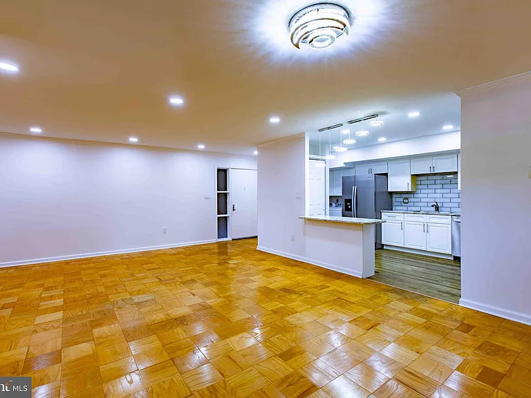 1 Stonehenge Cir #2 — Photo 30