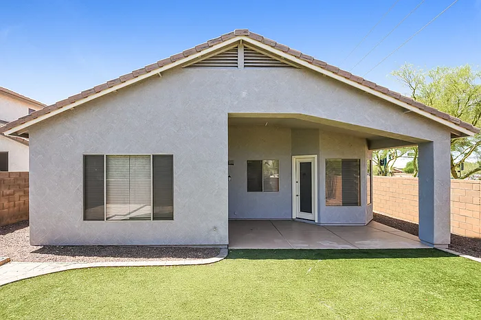 6614 W Rowel Rd — Photo 16