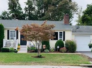 14 Colonial Dr, Warren, RI 02885