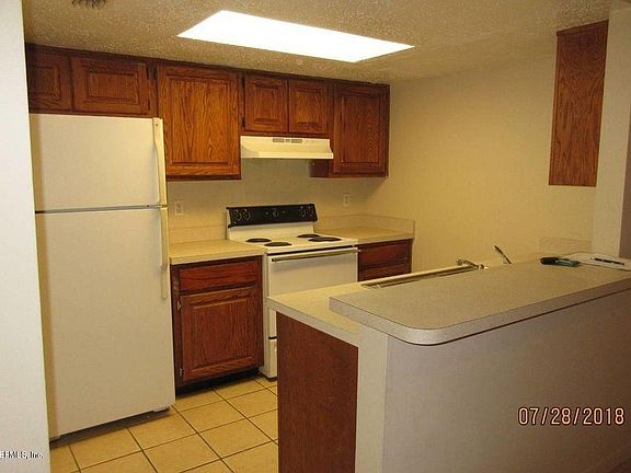3rd image of 7611 Jana Ln S