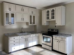 1076 Dixwell Ave, Hamden, CT 06514