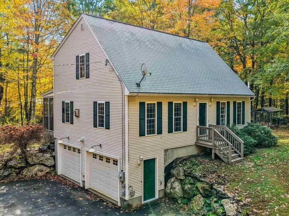 9 Perry Road, Deerfield, NH 03037