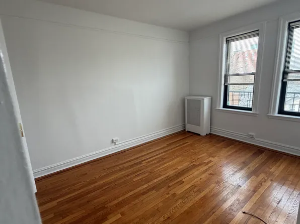 (undisclosed Address), New Rochelle, NY 10805