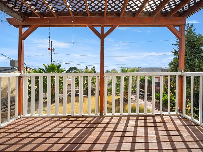 2522 Altura Ave — Photo 14