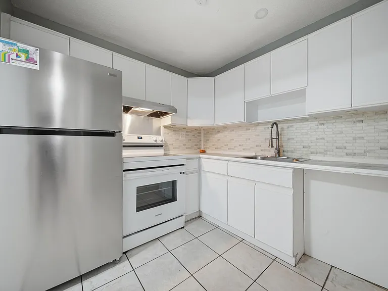 4681 SW 43rd Ter #2 — Photo 7