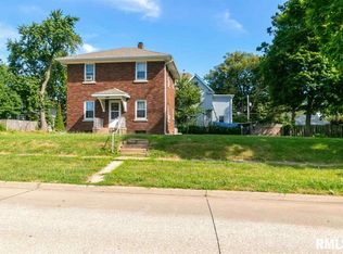 1529 13th Ave, Moline, IL 61265