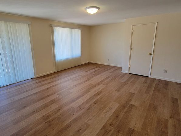1328 Summers Ln, Klamath Falls, OR