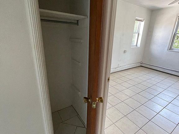 4th image of 85 Dongan Ave #3