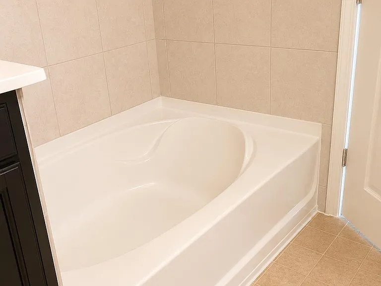 352 Martha Dr — Photo 14