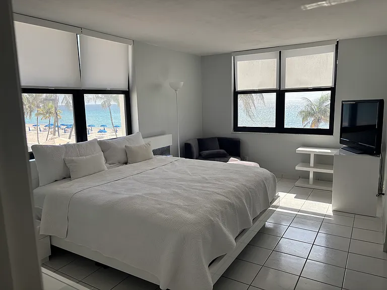 2301 S Ocean Dr — Photo 8