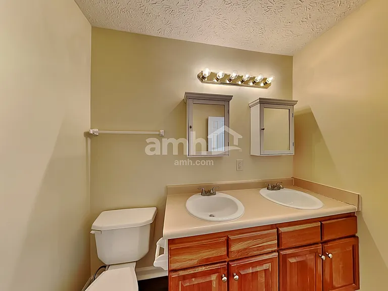 13227 Summerwood Ln — Photo 9