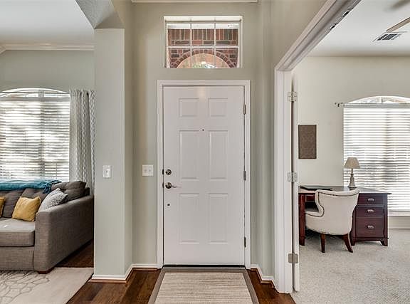3rd image of 4305 Wonderland Dr