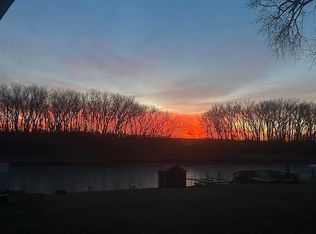 181 Suncoast Dr, Mccook Lake, SD 57049