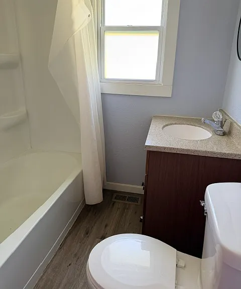 874 S Lafayette Ave — Photo 3