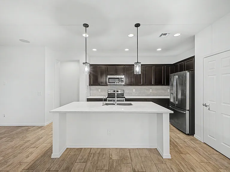 1360 W Joshua Tree Ave — Photo 16