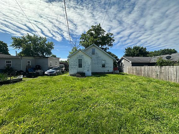 3rd image of 467 W Jackson St