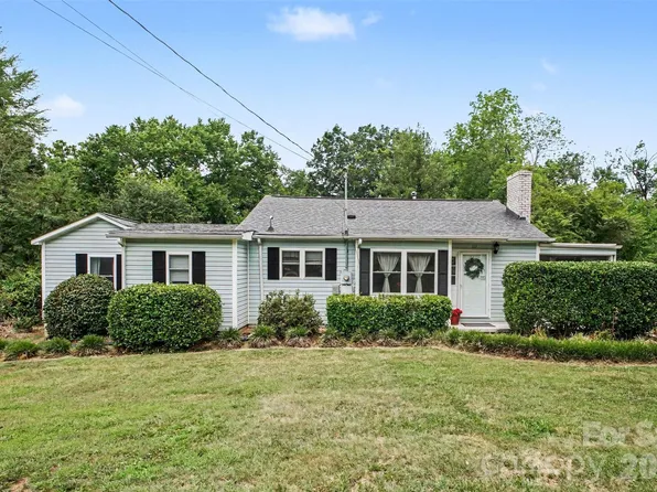 111 Cove Ave, Mount Holly, NC 28120