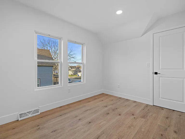 4401 8th Ave — Photo 19